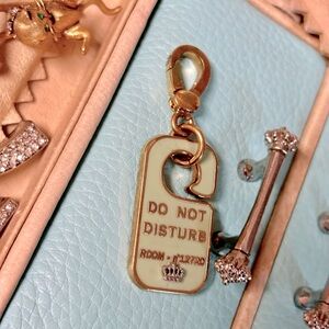 Juicy couture do not disturb charm